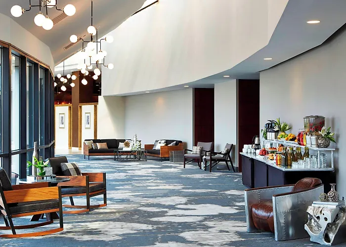 Renaissance St. Louis Airport Hotel